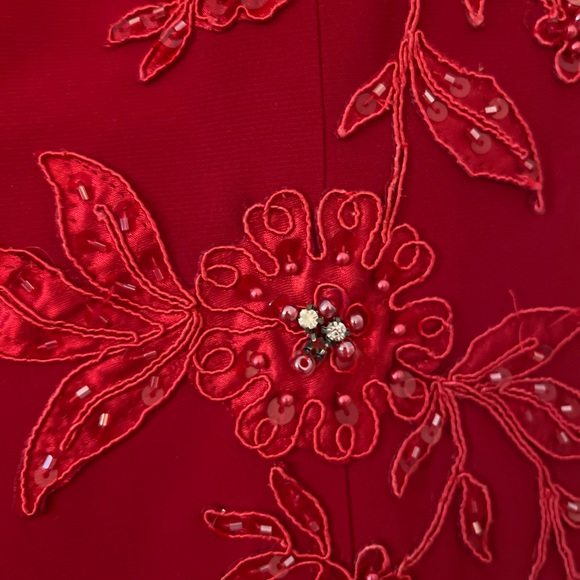Red embroidered beaded grad dress. Formal gown - Picture 5 of 11